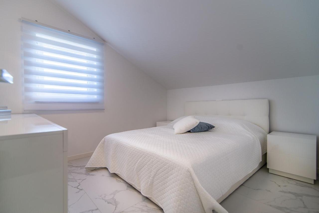 Luxury Apartment Queens Dramalj Buitenkant foto