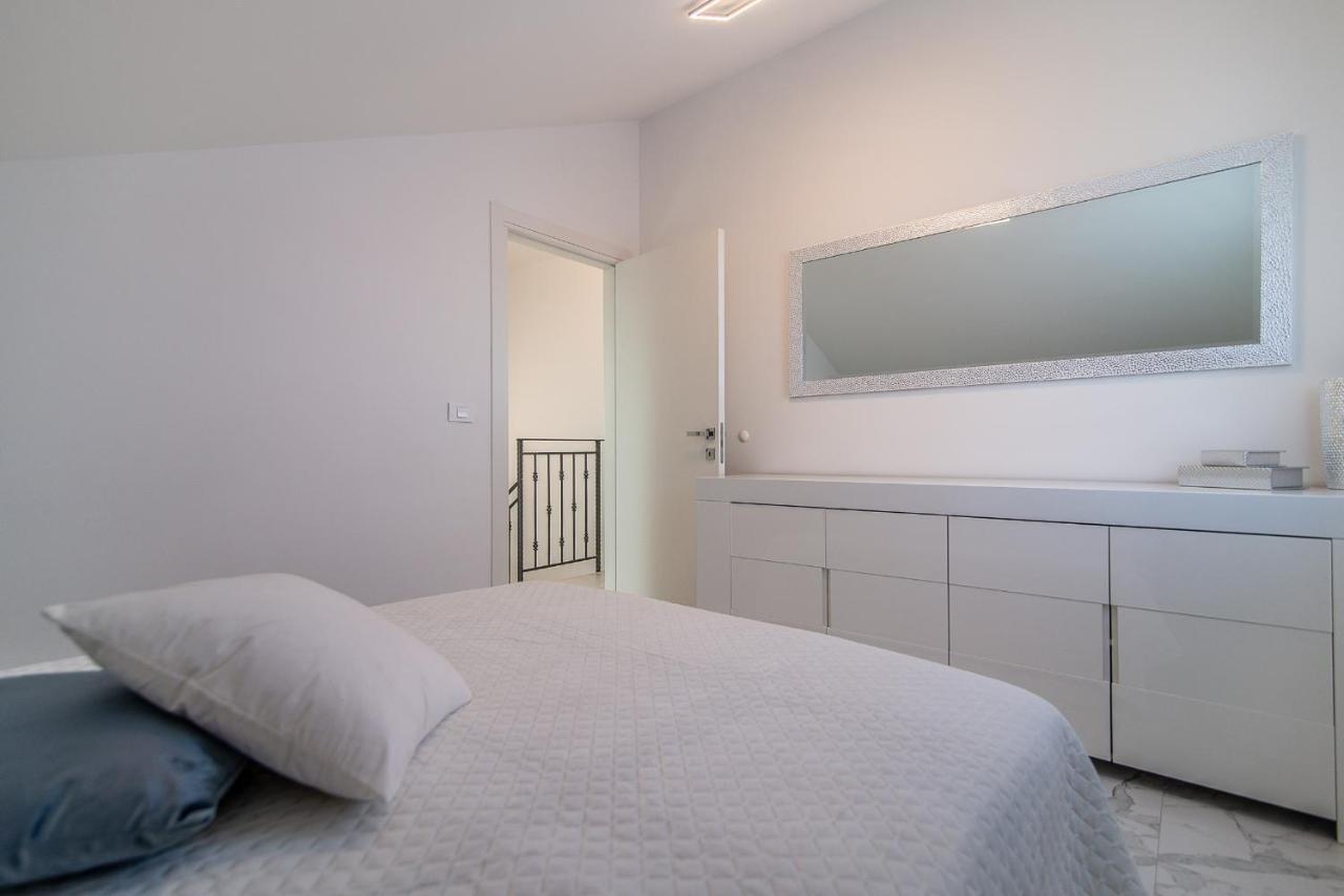 Luxury Apartment Queens Dramalj Buitenkant foto